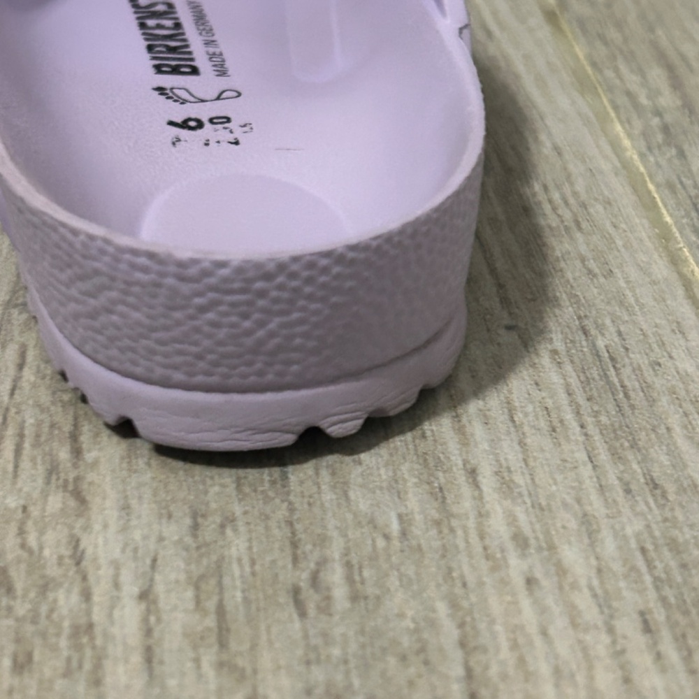 Women's Birkenstock Lavender Vinyl Flip Flops - 6 - Picture 8 of 10